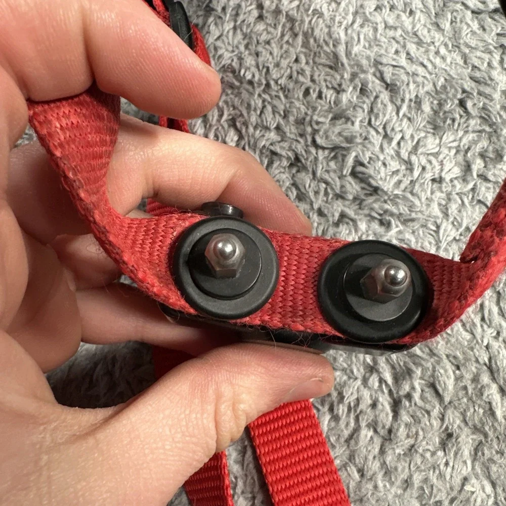 PetSafe straps comfortable red